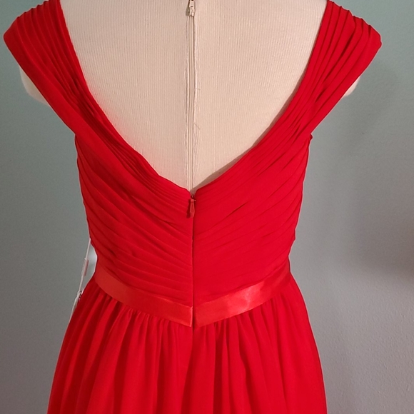 JJS house, NWT, special occasion ball gown. - Picture 10 of 15